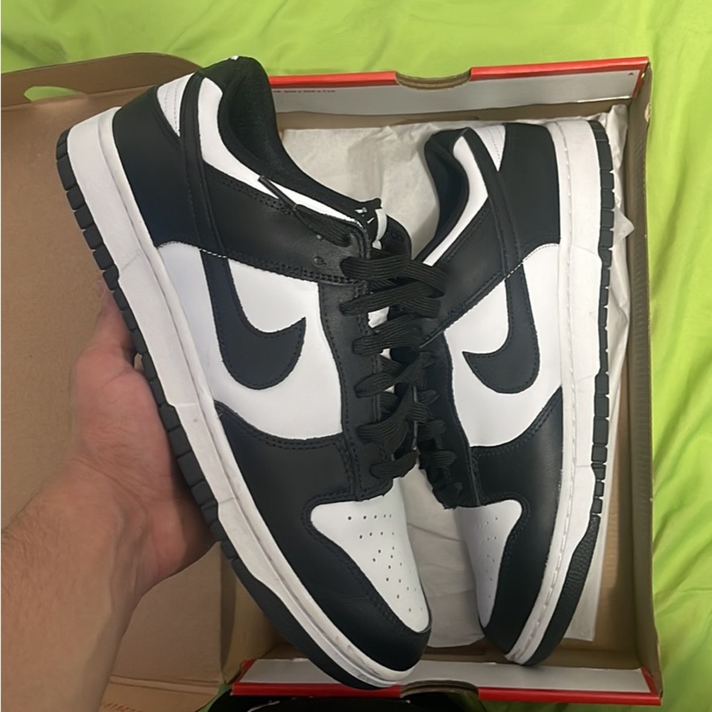 Panda dunks